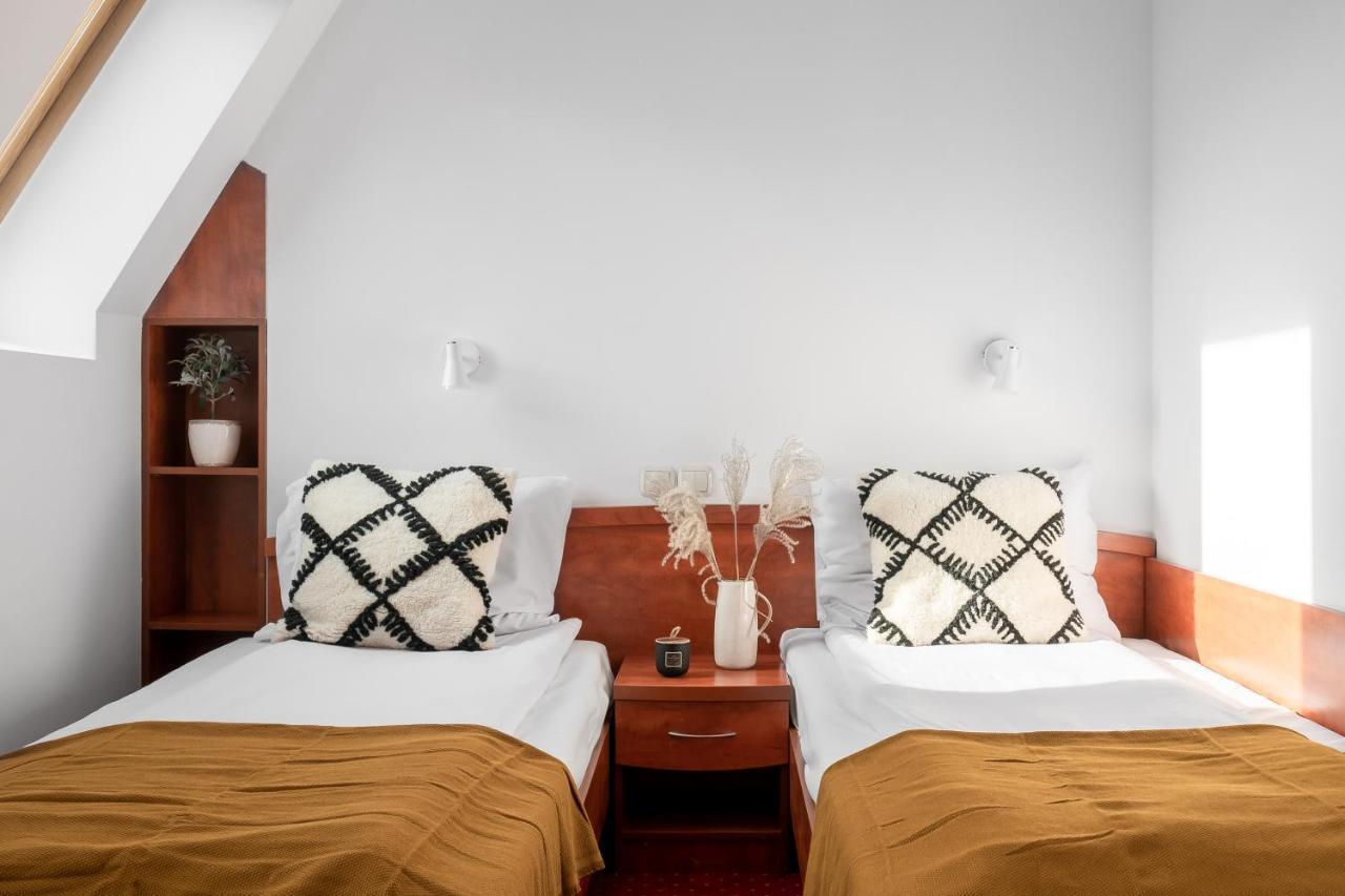Oberza Pod Roza Restauracja, Sauny, Jacuzzi Bed & Breakfast Nowy Targ Ngoại thất bức ảnh