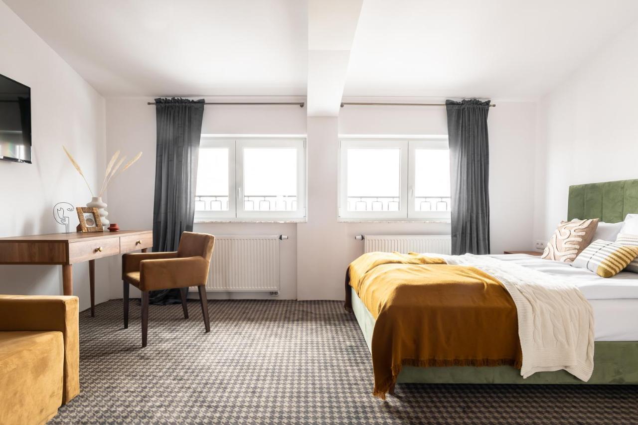 Oberza Pod Roza Restauracja, Sauny, Jacuzzi Bed & Breakfast Nowy Targ Ngoại thất bức ảnh