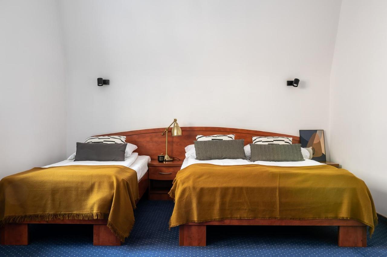 Oberza Pod Roza Restauracja, Sauny, Jacuzzi Bed & Breakfast Nowy Targ Ngoại thất bức ảnh